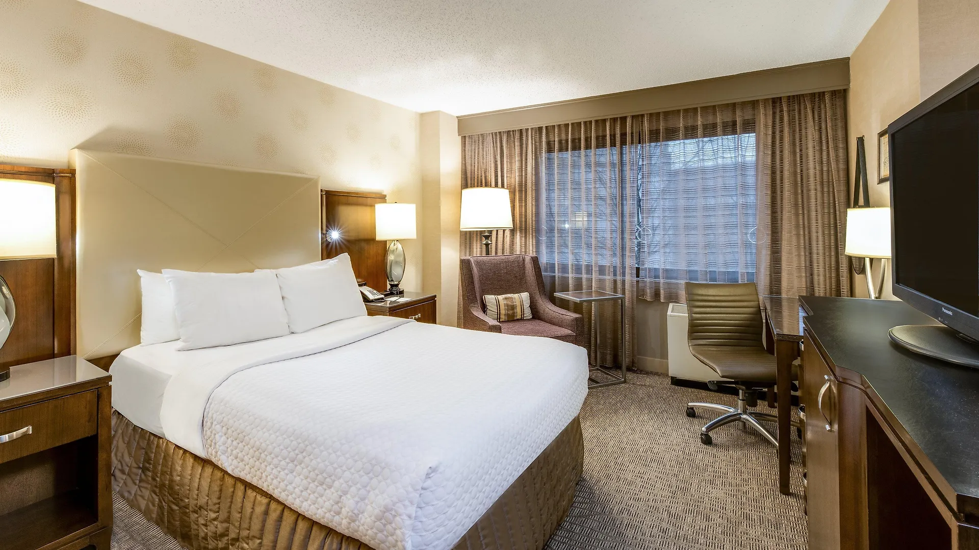 Отель Sonesta White Plains Downtown 4*,